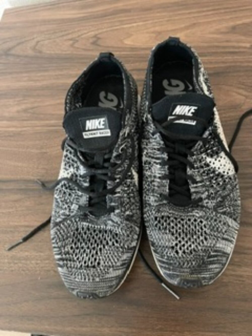 Nike Flyknit Racer - Picture 2 of 5